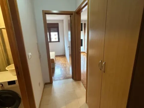 Izdavanje, jednosoban stan, 46m², Stari Aerodrom, Podgorica - image 7