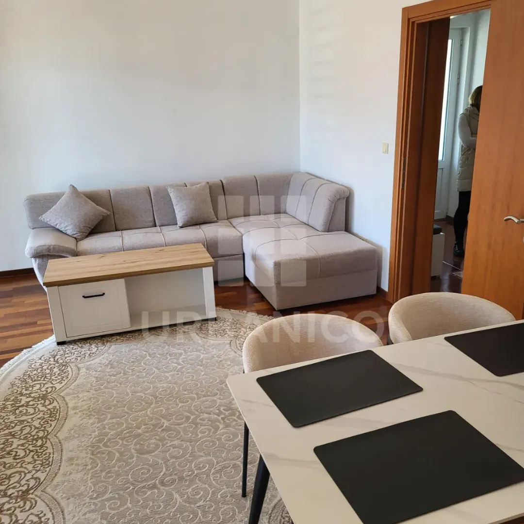 Izdavanje, dvosoban stan, 71m², Igalo, Herceg Novi