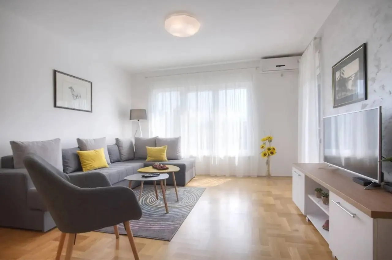 Rent, three bedroom apartment, 74m², Dubovica, Budva