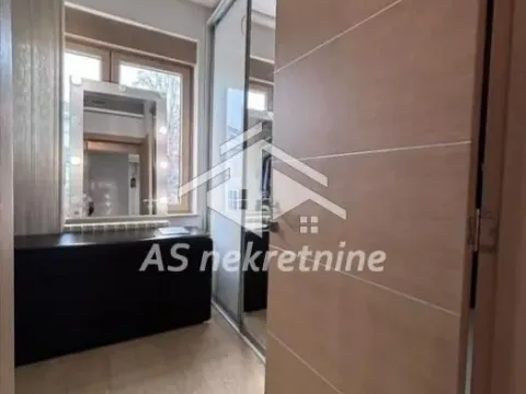 Izdavanje, četvorosoban stan, 105m², Savski Venac, Beograd - image 26