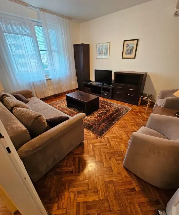 Izdavanje, dvosoban stan, 50m², Đeram Pijaca, Beograd