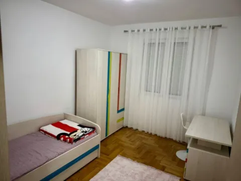 Izdavanje, dvosoban stan, 80m², Stari Aerodrom, Podgorica - image 5