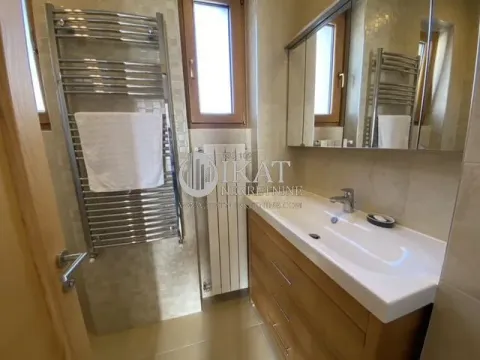 Izdavanje, četvorosoban stan, 160m², Stari Grad, Beograd - image 8