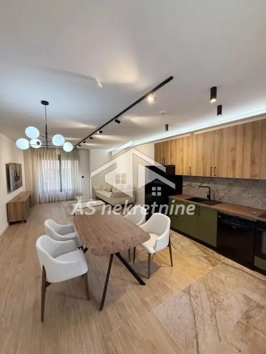 Izdavanje, dvosoban stan, 65m², Kalenić Pijaca, Vračar Sve Podlokacije