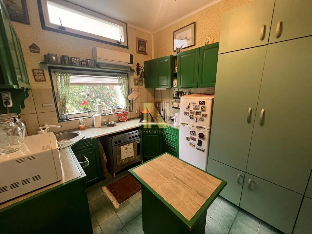 Prodaja, kuća, 114m², Adamovićevo Naselje, Novi Sad Sve Podlokacije
