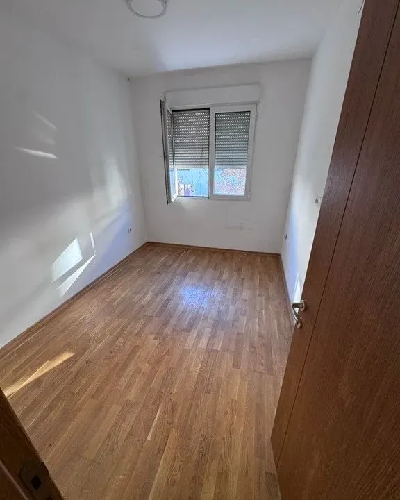 Sale, one bedroom apartment, 44m², Blok 6, Podgorica