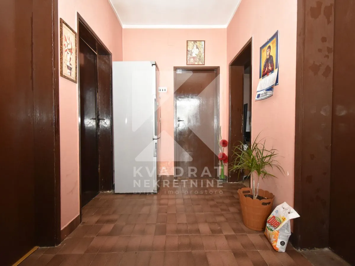 Prodaja, kuća, 200m², Tološi, Podgorica