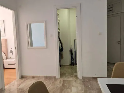 Rent, one bedroom apartment, 77m², Centar, Budva - image 3