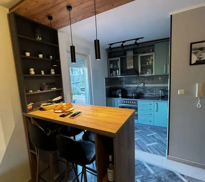 Prodaja, dvosoban stan, 55m², Seoce, Budva