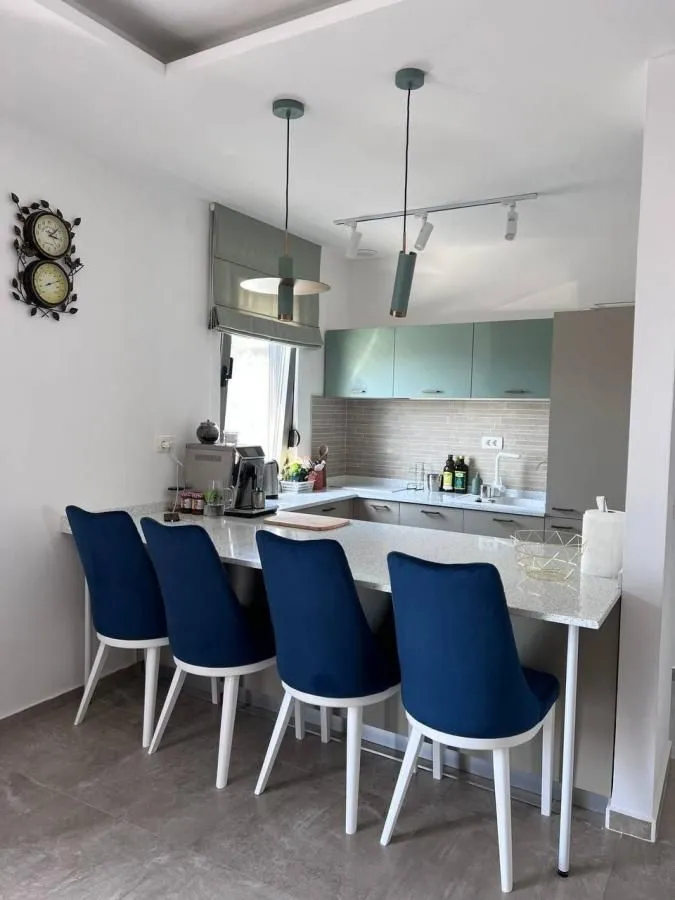 Rent, two bedroom apartment, 80m², Tivat, Crna Gora