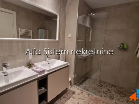 Rent, four bedroom apartment, 112m², Savski Venac, Beograd - image 12