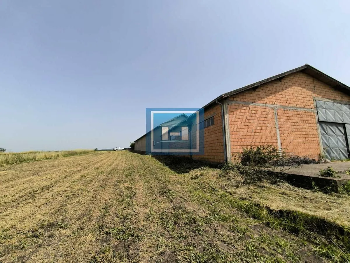 Rent, office space, 570m², Stubica, Paraćin