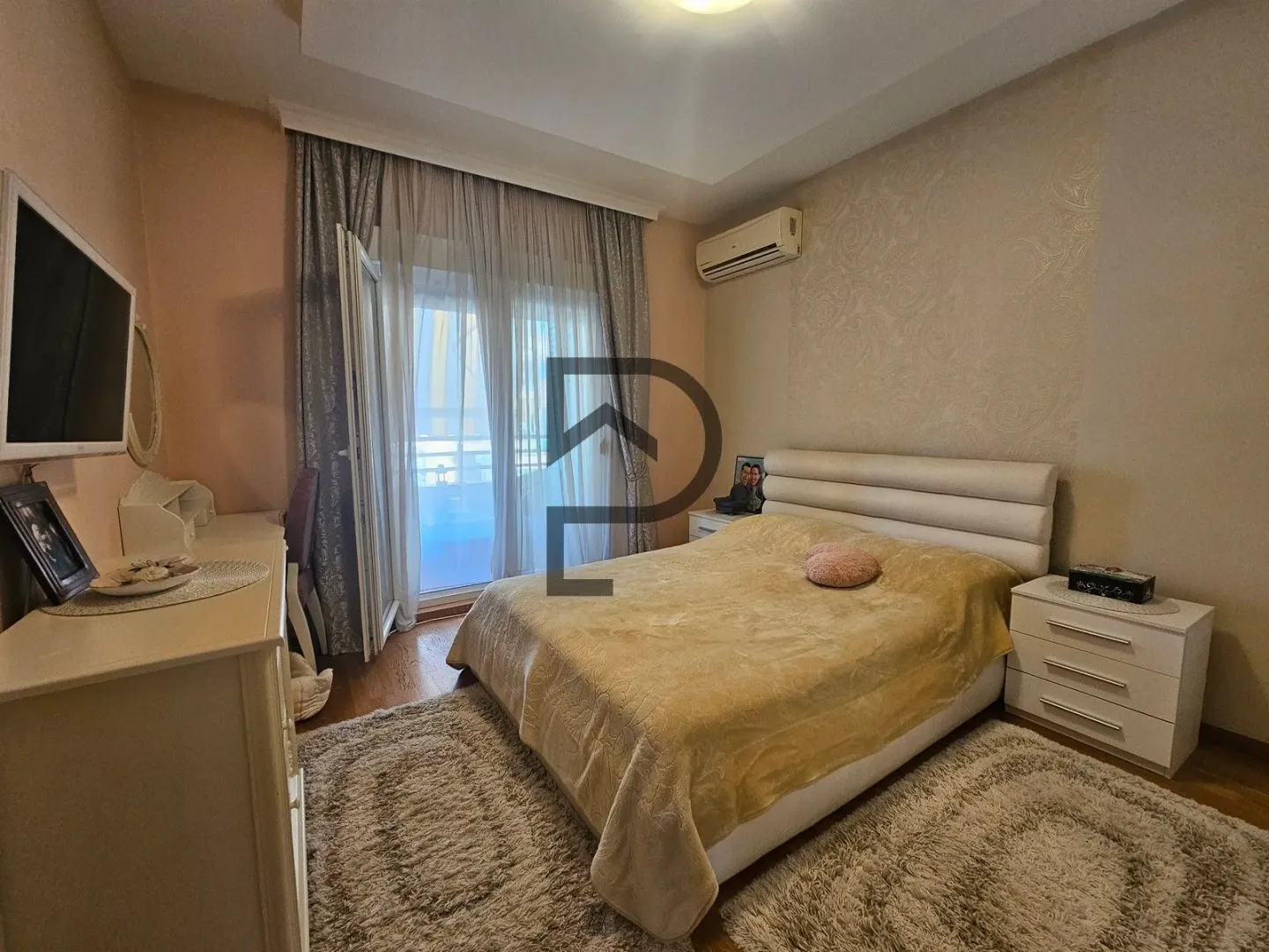 Rent, three bedroom apartment, 119m², City Kvart, Podgorica