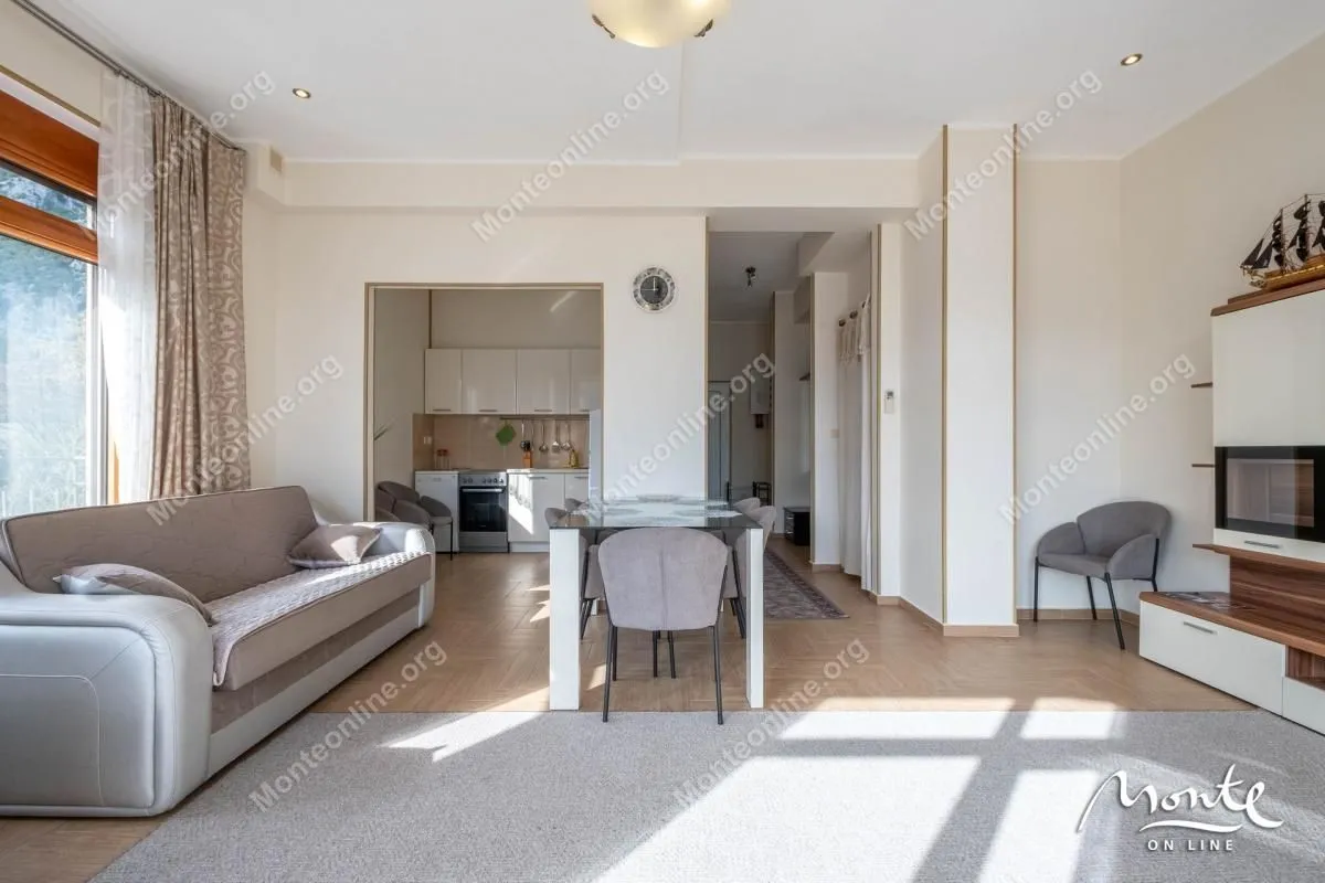 Prodaja, dvosoban stan, 104m², Orahovac, Kotor