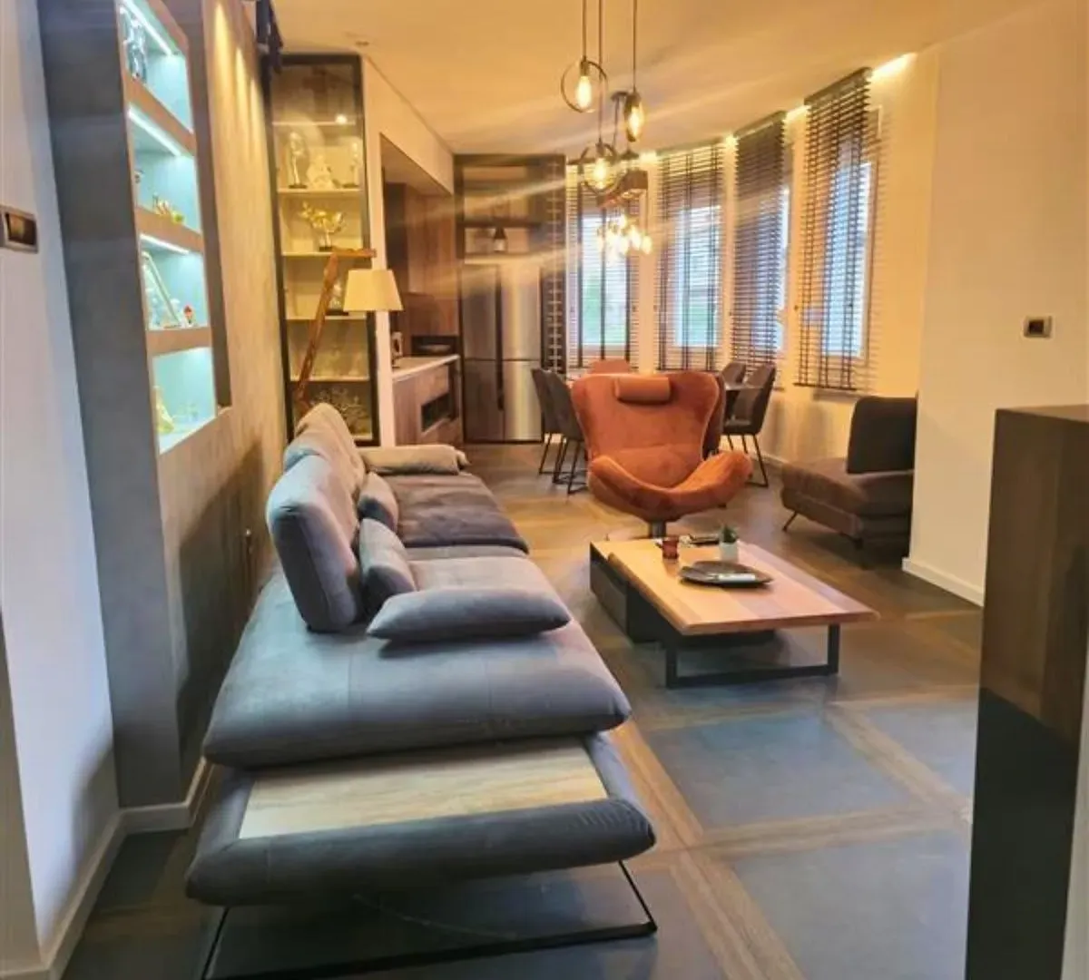 Rent, four bedroom apartment, 98m², Vračar Sve Podlokacije, Beograd