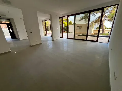 Sale, house, 300m², Šušanj, Bar - image 12