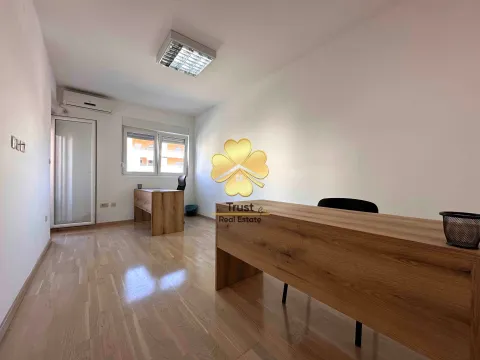 Izdavanje, poslovni prostor, 75m², City Kvart, Podgorica - image 5