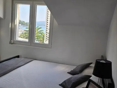 Izdavanje, dvosoban stan, 80m², Centar, Tivat - image 6