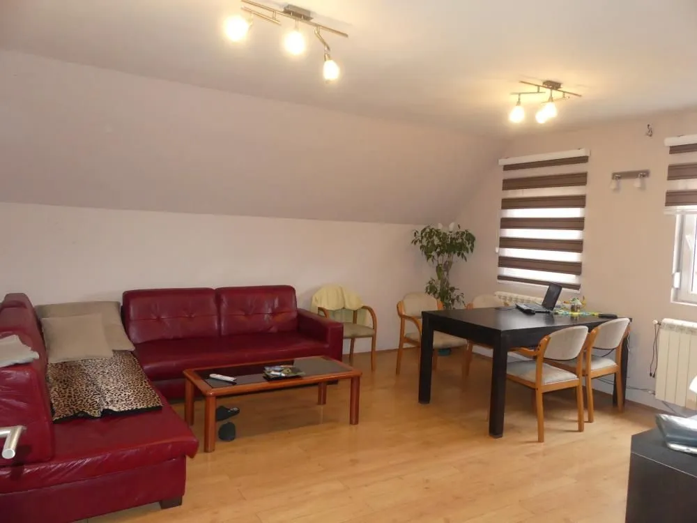 Prodaja, kuća, 169m², Trnava, Jagodina