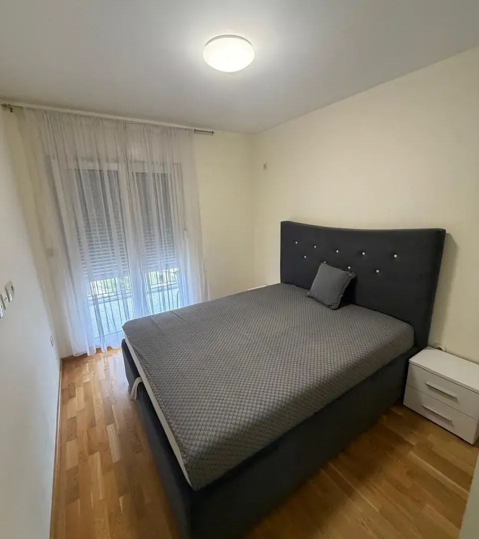 Izdavanje, dvosoban stan, 75m², Zagorič, Podgorica