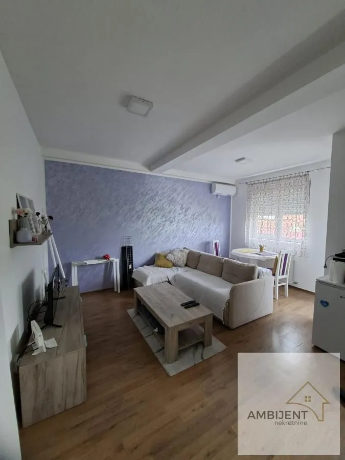 Izdavanje, dvosoban stan, 45m², Altina, Beograd