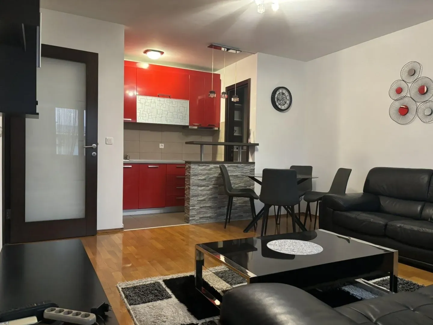Izdavanje, jednosoban stan, 48m², Blok 6, Podgorica
