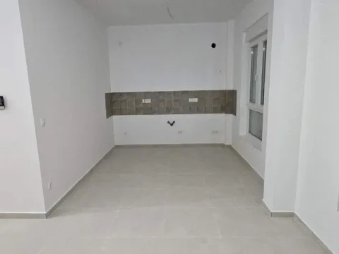 Prodaja, dvosoban stan, 70m², Herceg Novi, Crna Gora - image 9