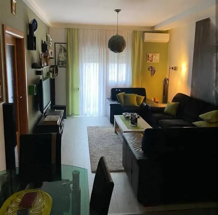 Prodaja, dvosoban stan, 70m², Stari Aerodrom, Podgorica