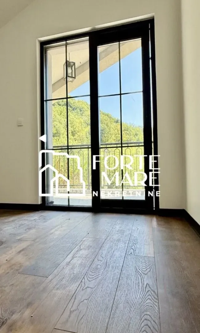 Prodaja, trosoban stan, 122m², Herceg Novi, Crna Gora