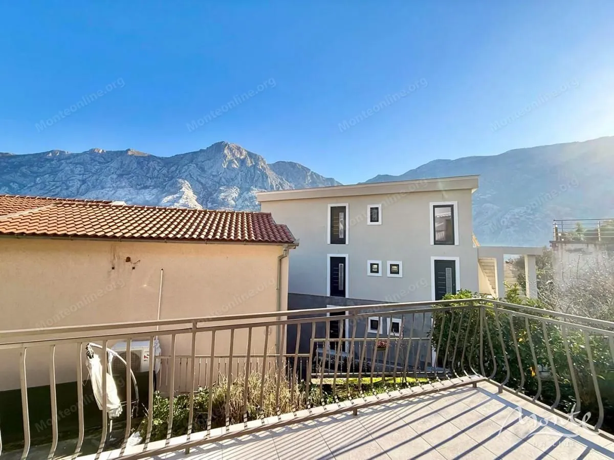 Prodaja, jednosoban stan, 69m², Muo, Kotor