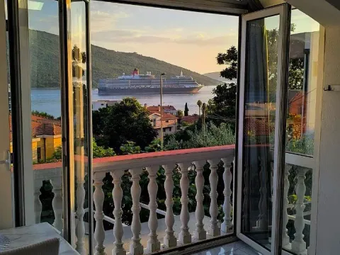 Izdavanje, dvosoban stan, 85m², Kumbor, Herceg Novi - image 6