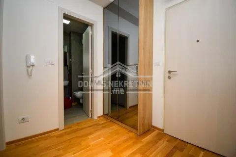 Rent, one bedroom apartment, 50m², City Kvart, Podgorica - image 11