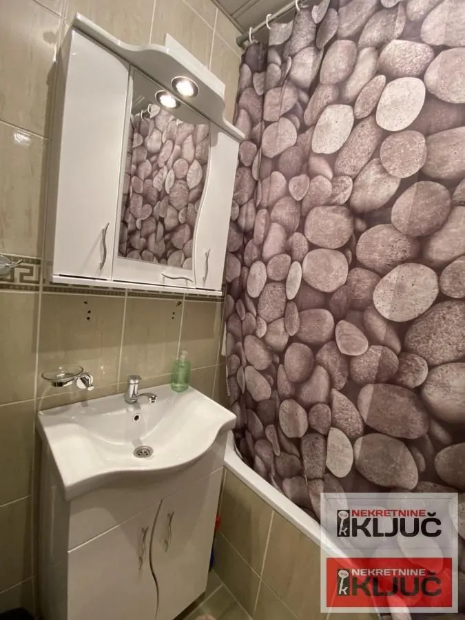 Izdavanje, jednosoban stan, 31m², Grbavica, Novi Sad Sve Podlokacije