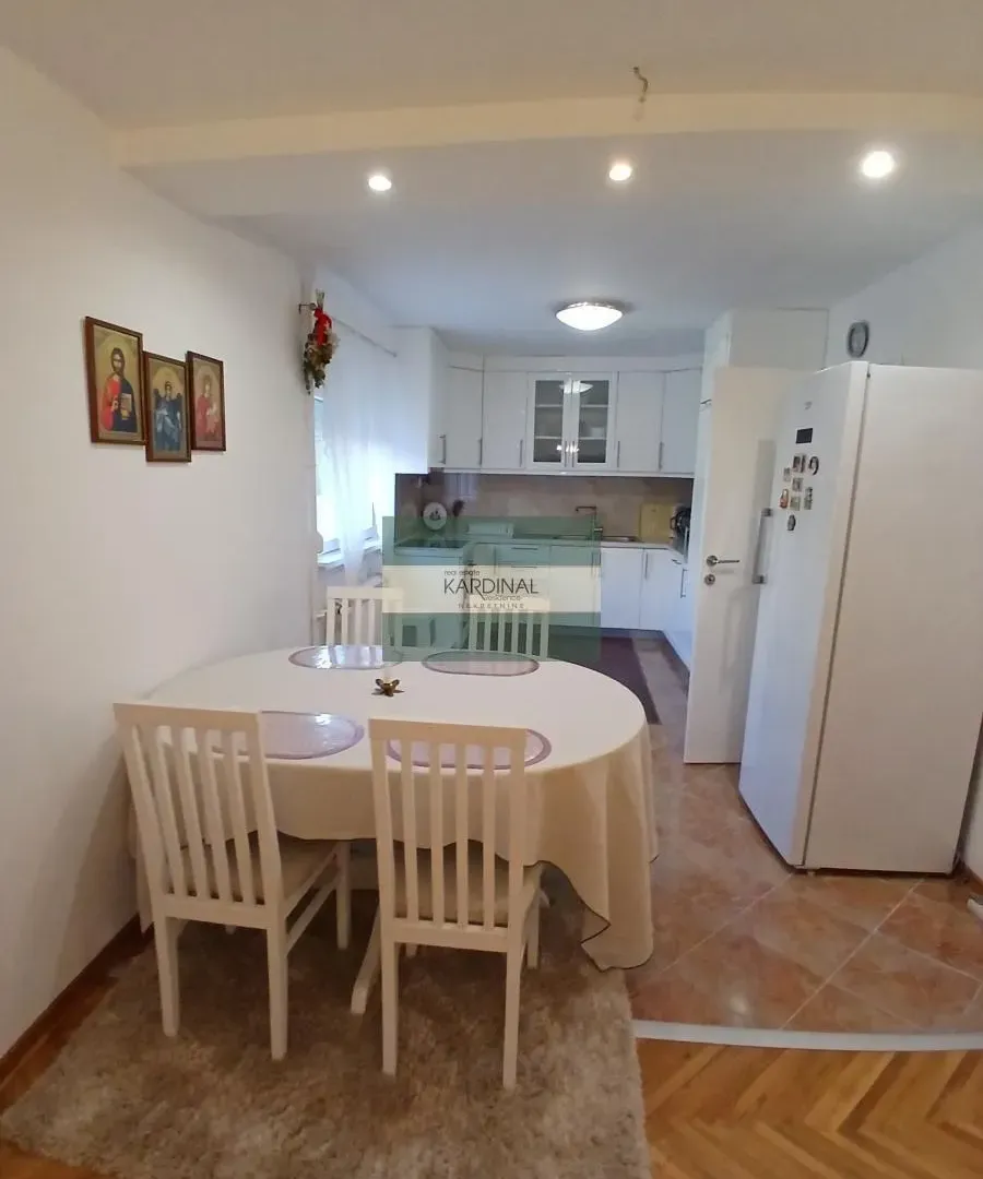 Prodaja, kuća, 379m², Trnava, Jagodina