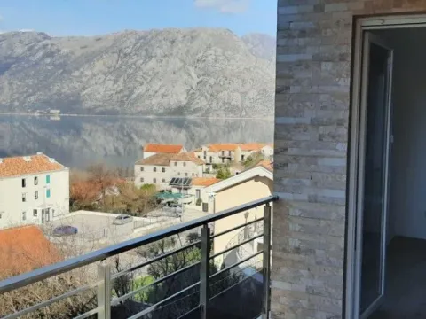 Prodaja, četvorosoban stan, 171m², Dobrota, Kotor - image 10