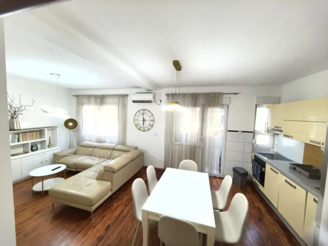 Izdavanje, trosoban stan, 73m², Preko Morače, Podgorica