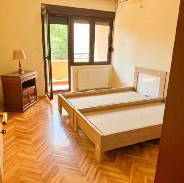 Prodaja, kuća, 200m², Gorica C, Podgorica - image 2