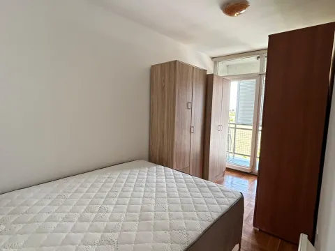 Izdavanje, dvosoban stan, 60m², City Kvart, Podgorica - image 12