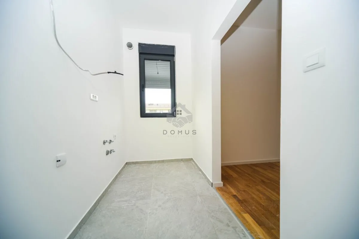 Izdavanje, dvosoban stan, 64m², Tološi, Podgorica