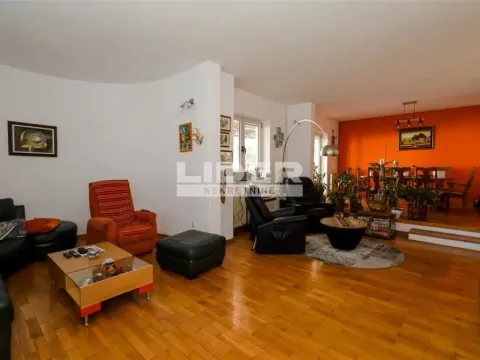 Izdavanje, kuća, 500m², Veliki Mokri Lug, Zvezdara Sve Podlokacije - image 2