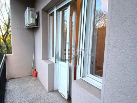 Izdavanje, poslovni prostor, 52m², Savski Venac, Beograd - image 11