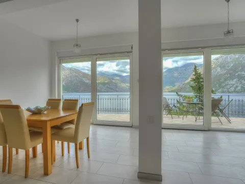 Sale, house, 358m², Kostanjica, Kotor - image 17