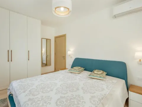 Sale, two bedroom apartment, 67m², Herceg Novi, Crna Gora - image 8