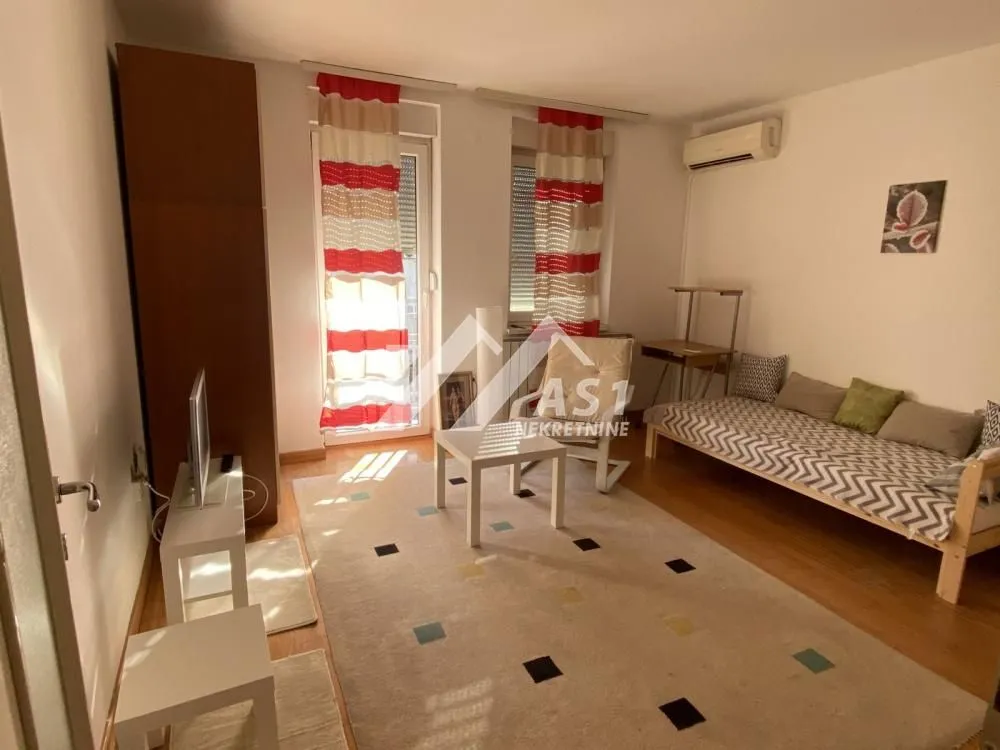 Izdavanje, jednosoban stan, 31m², Nova Detelinara, Novi Sad Sve Podlokacije