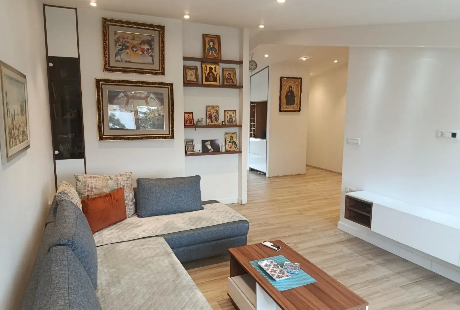Izdavanje, dvosoban stan, 100m², Preko Morače, Podgorica
