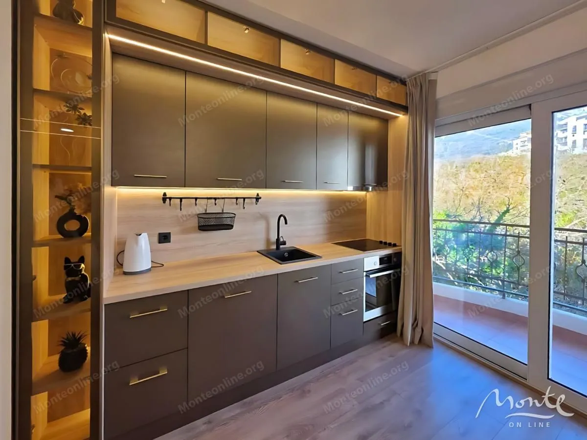 Sale, three bedroom apartment, 106m², Bečići, Budva
