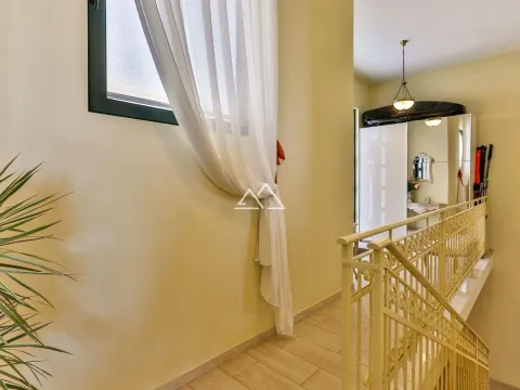 Prodaja, kuća, 240m², Centar, Tivat - image 11