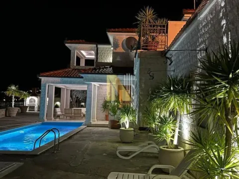 Prodaja, kuća, 360m², Stari Bar, Bar