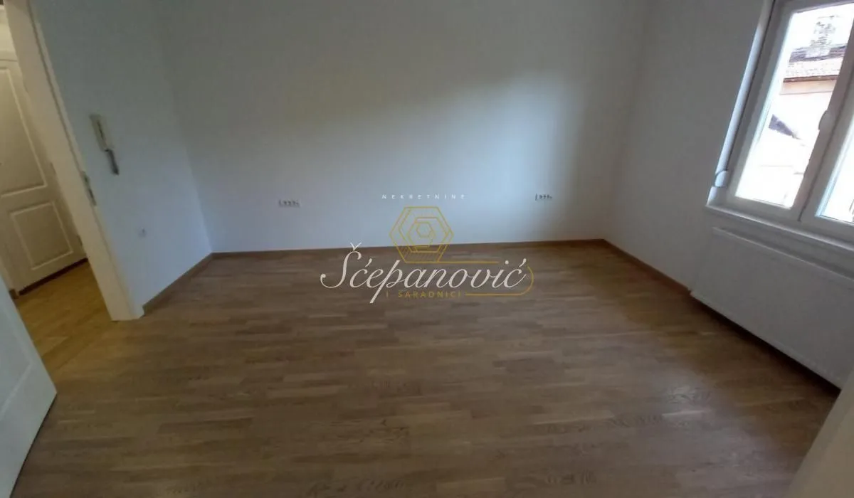 Prodaja, dvosoban stan, 57m², Centar, Novi Sad