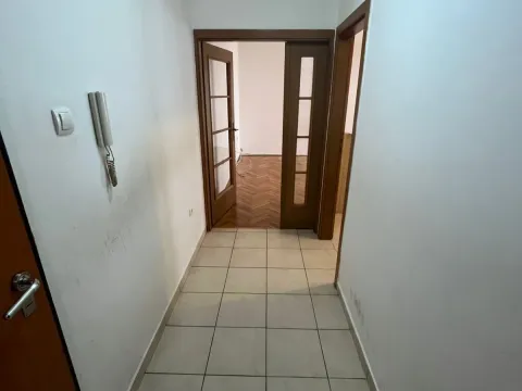 Rent, two bedroom apartment, 75m², Blok 9, Podgorica - image 13